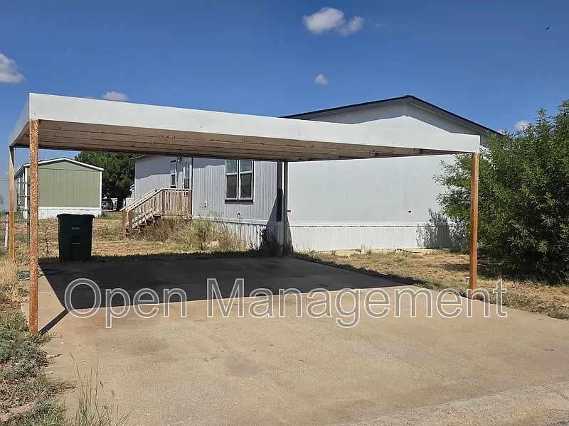 3 bed, 2.0 bath, 1568 sqft, $1,495 — Photo 2