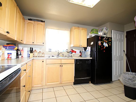 Spacious Tiled Kitchen