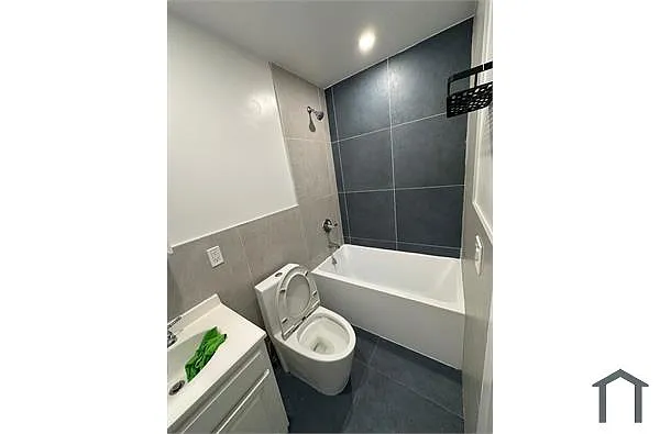 Building Photo - 943 Sherman Ave #1C
