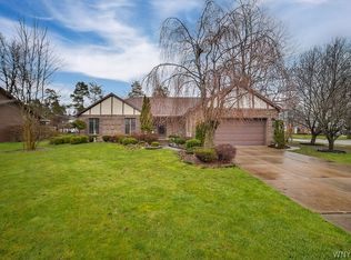 7 Towhee Ct, East Amherst, NY 14051