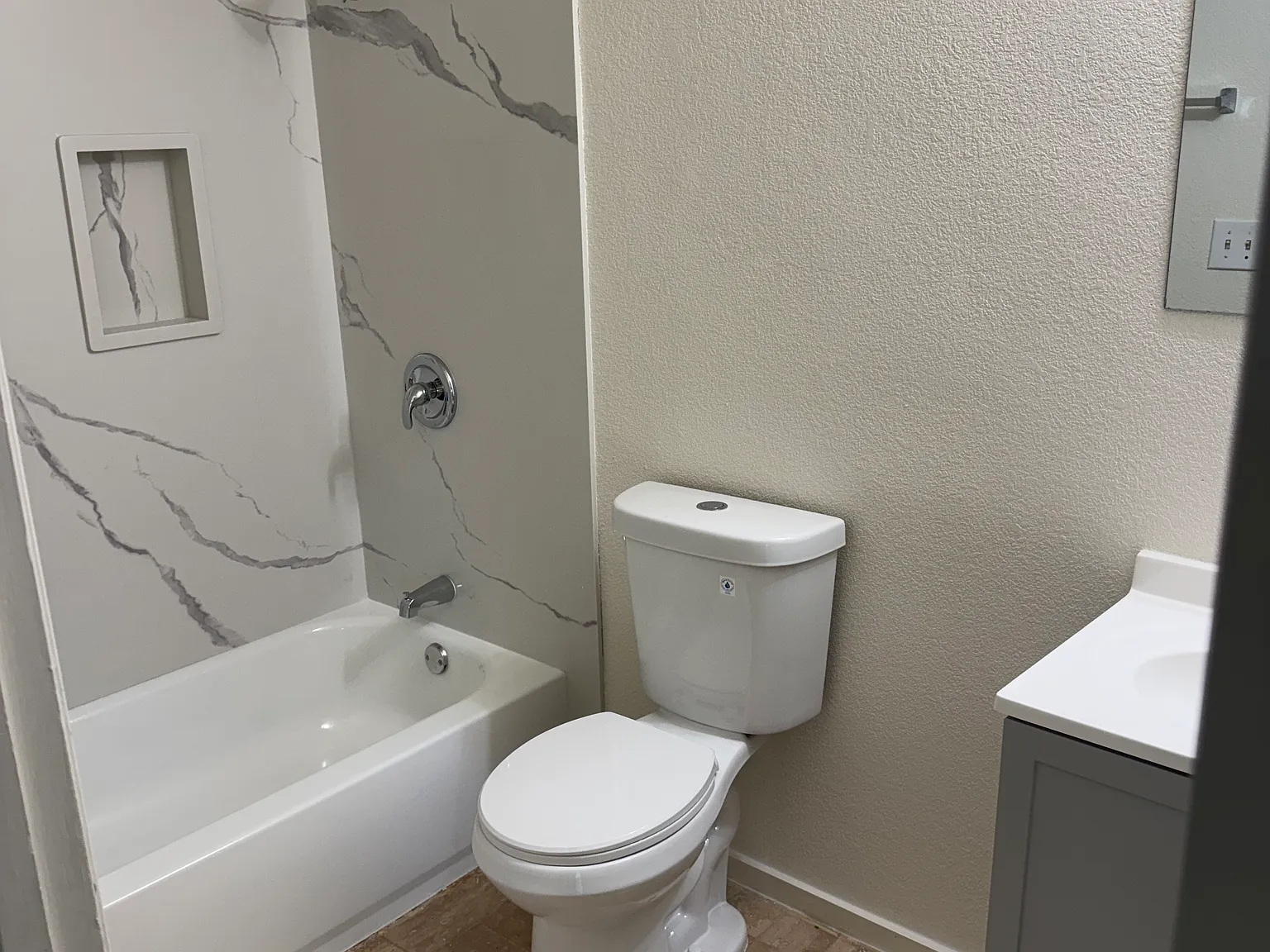Overland Ave, Los Banos — Photo 2