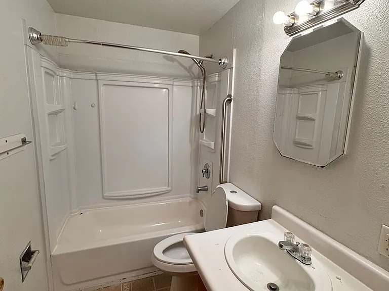 707 Cedar St — Photo 6