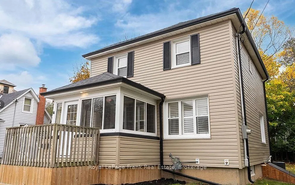 4 bed, $2,900 — Photo 2