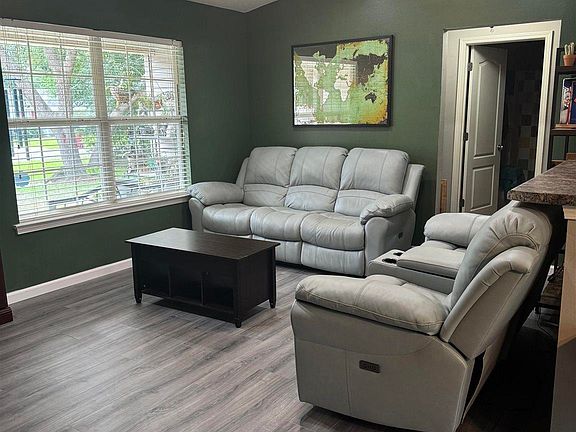3rd image of 7262 Birdie Ln