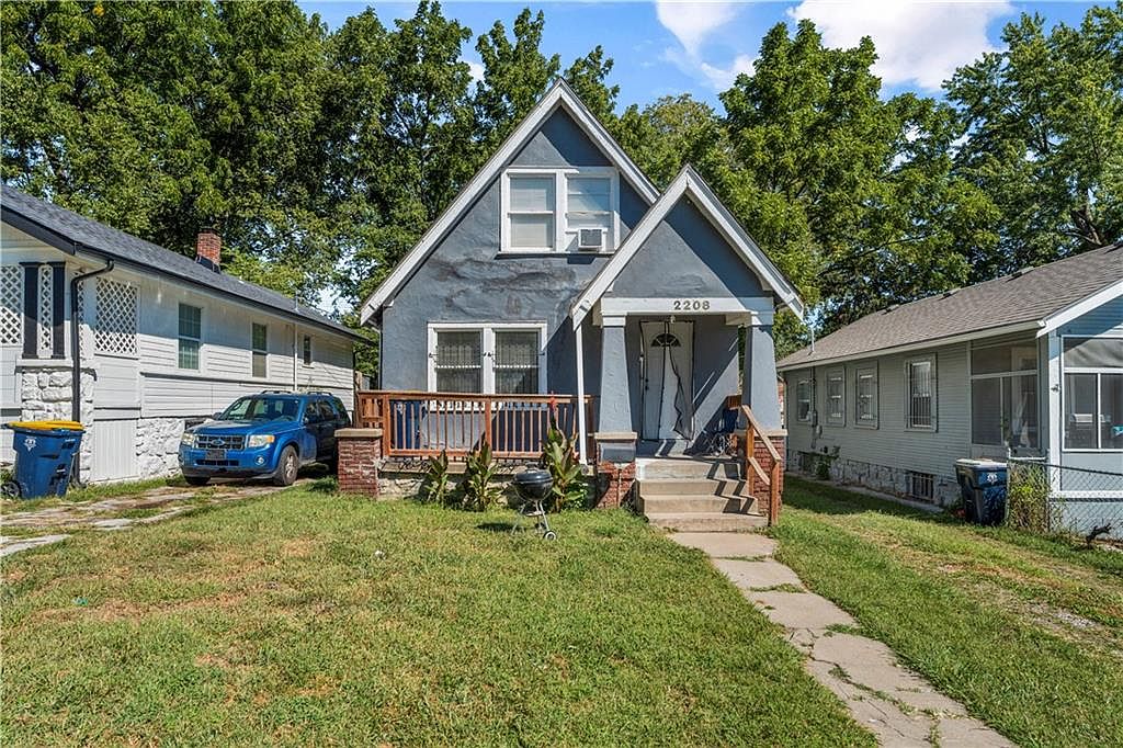 2208 E 58th St, Kansas City, MO 64130 MLS 2508642 Zillow