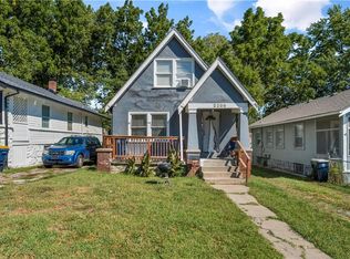 2208 E 58th St, Kansas City, MO 64130