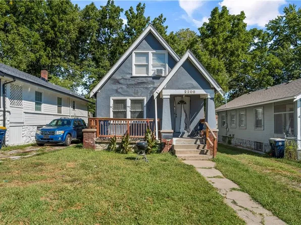 2208 E 58th St, Kansas City, MO 64130