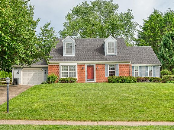 3rd image of 132 Regent Dr