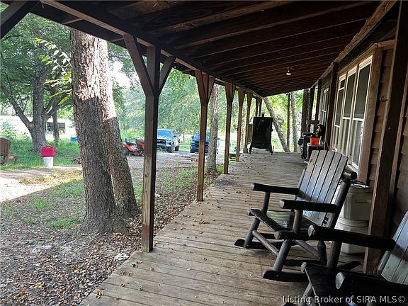 3rd image of 2620 Valley View Road SW