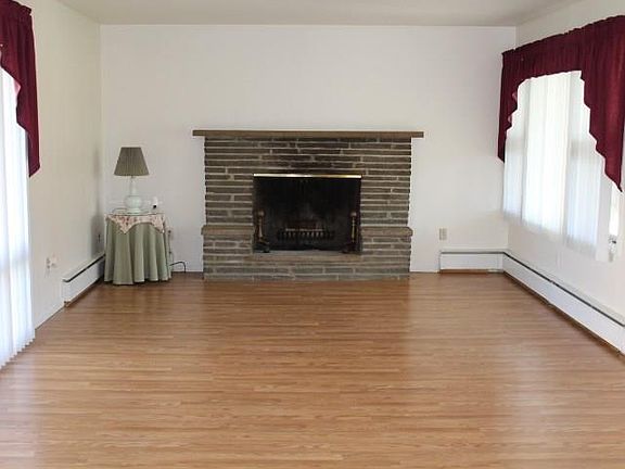 2nd image of 51 Meadowbrook Dr