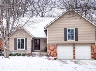 10580 Gillette St, Overland Park, KS 66215
