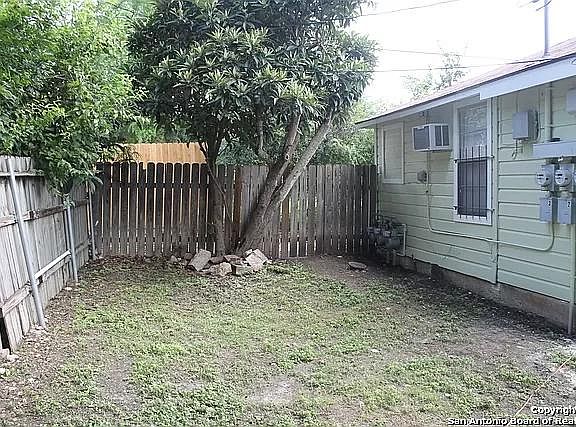 3rd image of 2053 W Gramercy Pl #3