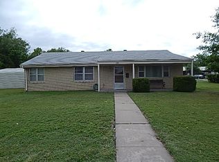 905 Alexander St, Winfield, KS 67156