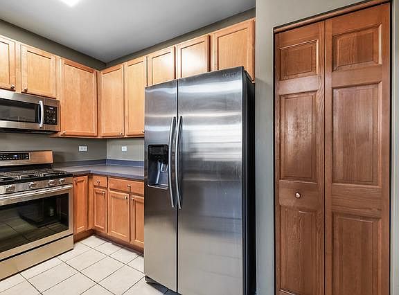 5th image of 2653 Hillsboro Blvd