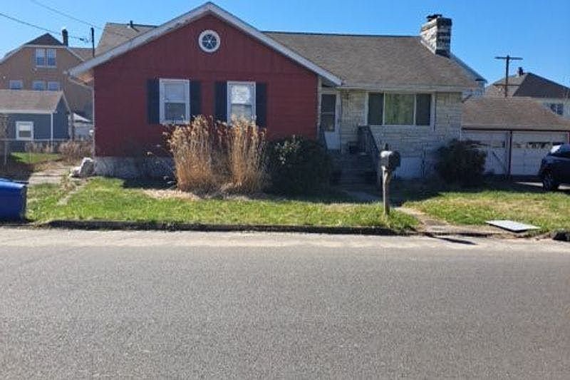 2nd image of 83 Bennett Ave