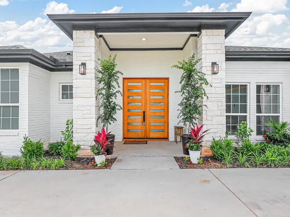 4013 Legend Trl, Granbury, TX 76049