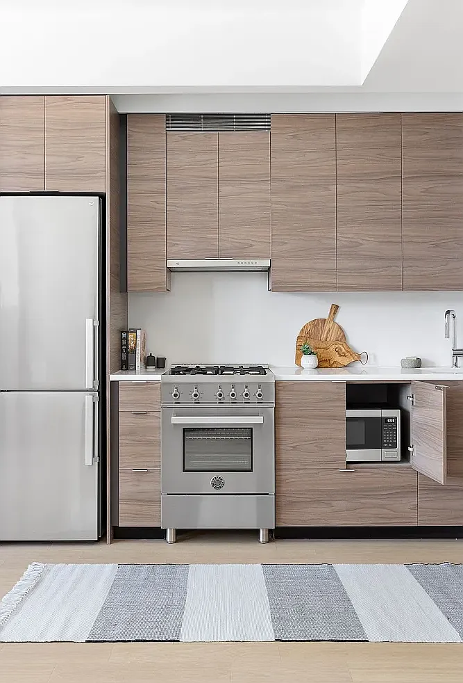 555 West 38th Street — Photo 2
