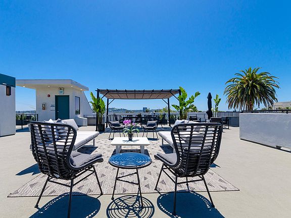 4th image of 1522 S Orange Grove Ave #303