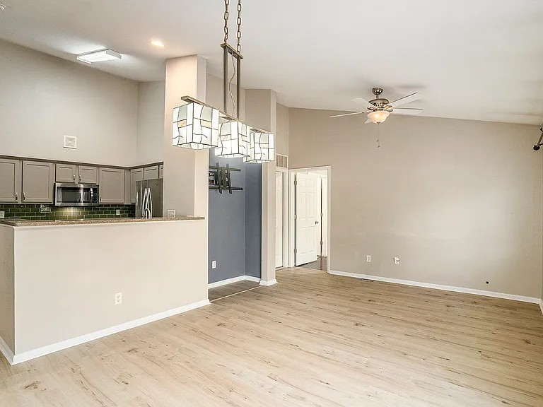 1461 S Danube Way — Photo 6