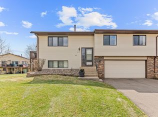 15724 Griffon Ct, Apple Valley, MN 55124