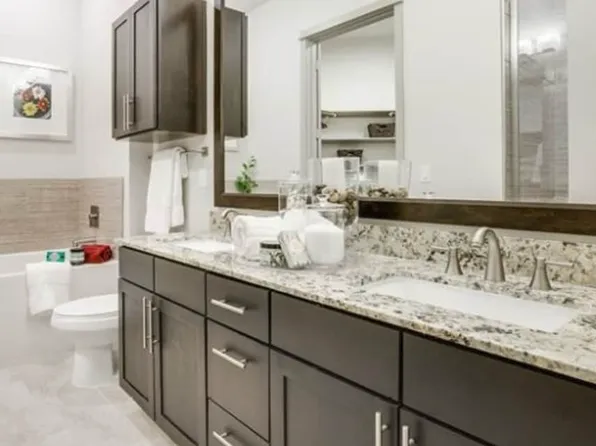 54 Rainey St, Austin, TX