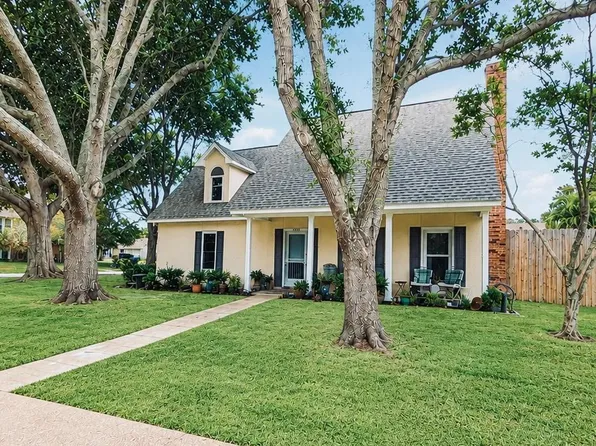 2382 Park Place Dr, Gulfport, MS 39507