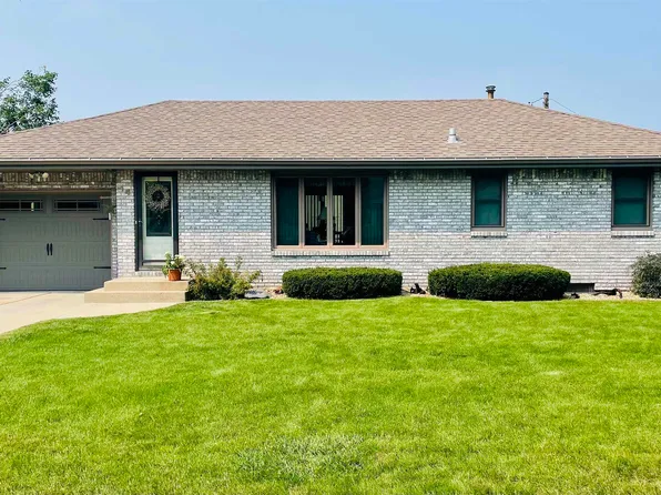 14 Sunny Cir, Mason City, IA 50401