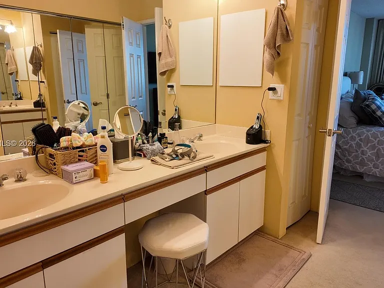 3600 Mystic Pointe Dr #1111 — Photo 20