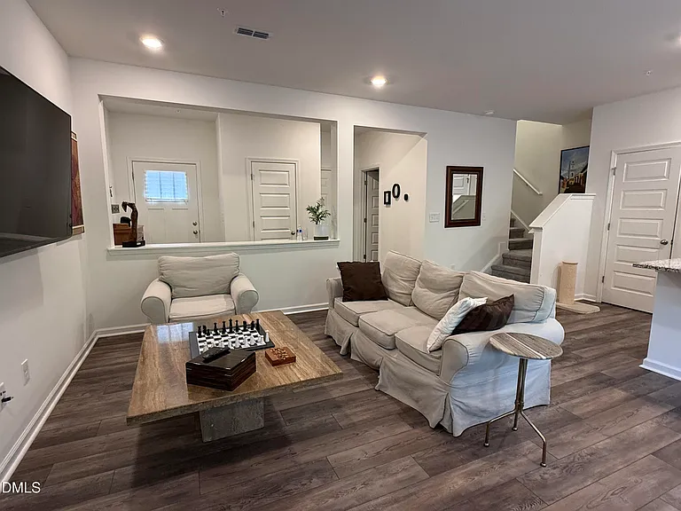 111 Golden Gate Ln — Photo 14
