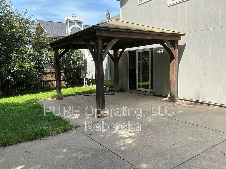 5018 S 163rd St — Photo 17