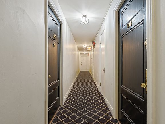 4-Unit Common Hallway