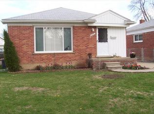 646 Belton St, Garden City, MI 48135
