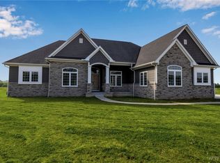 6993 Pine Lake Ter, Pendleton, NY 14120