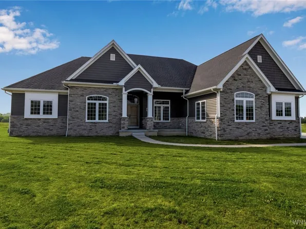 6993 Pine Lake Ter, Pendleton, NY 14120