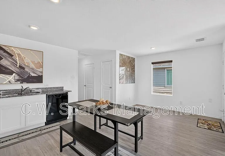 6825 Sunbeam Cir — Photo 6