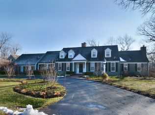 1947 Camphill Cir, Inverness, IL 60067