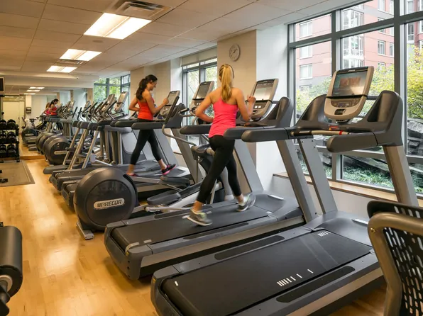 211 North End Avenue image 8 of 14