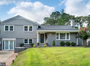 5904 Atteentee Rd, Springfield, VA 22150