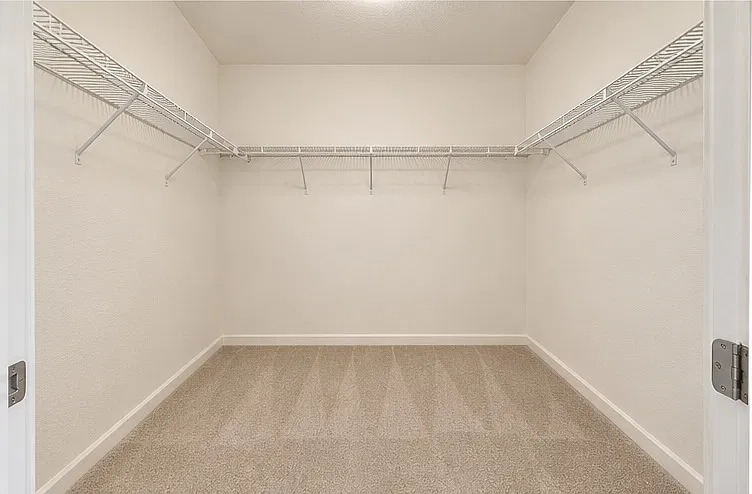 3 bed, 2028 sqft, $3,200 — Photo 3