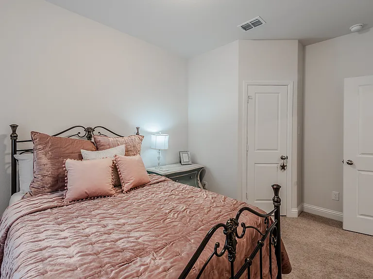227 Hawthorn Dr — Photo 17