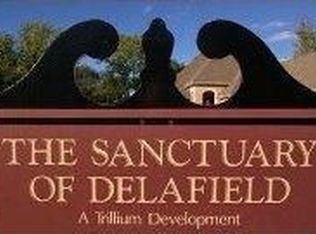 630 Sanctuary Ln, Delafield, WI 53018