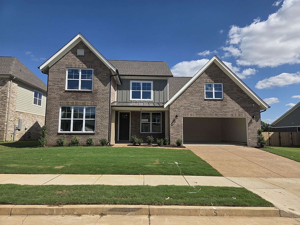 1st image of 30 Wild Oak Dr