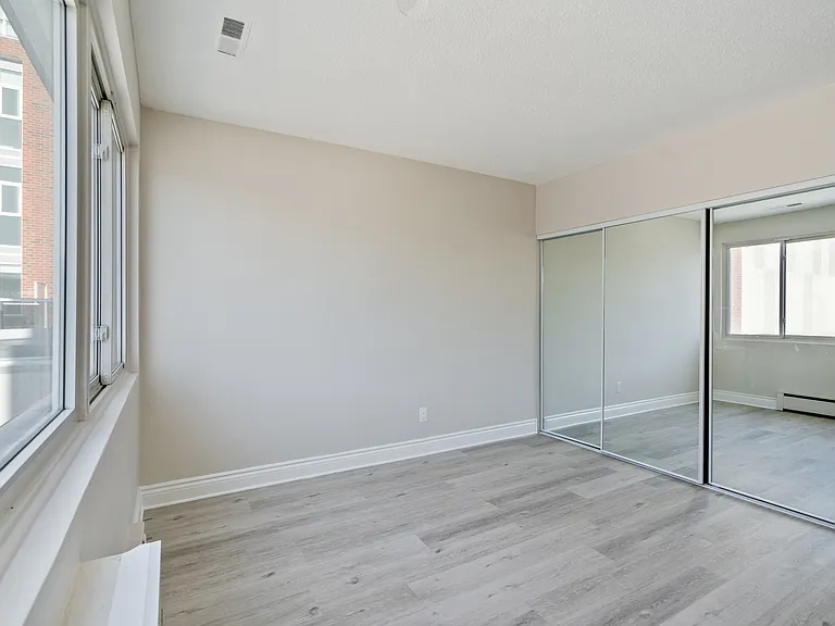 200 Bronson Ave — Photo 49