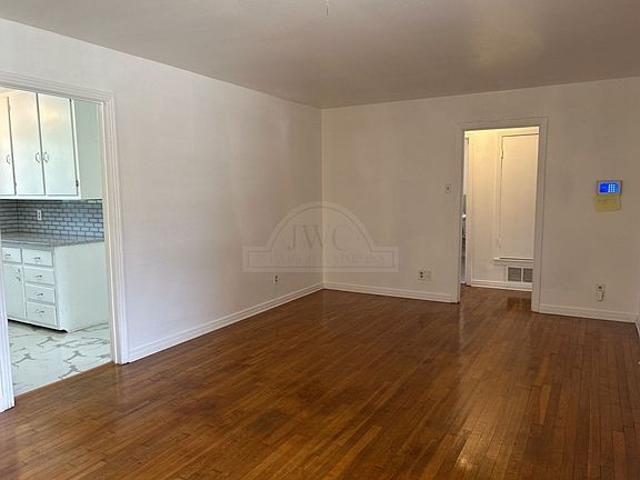 4th image of 2309 Sunny Ln