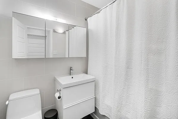 Rented by Compass | media 37