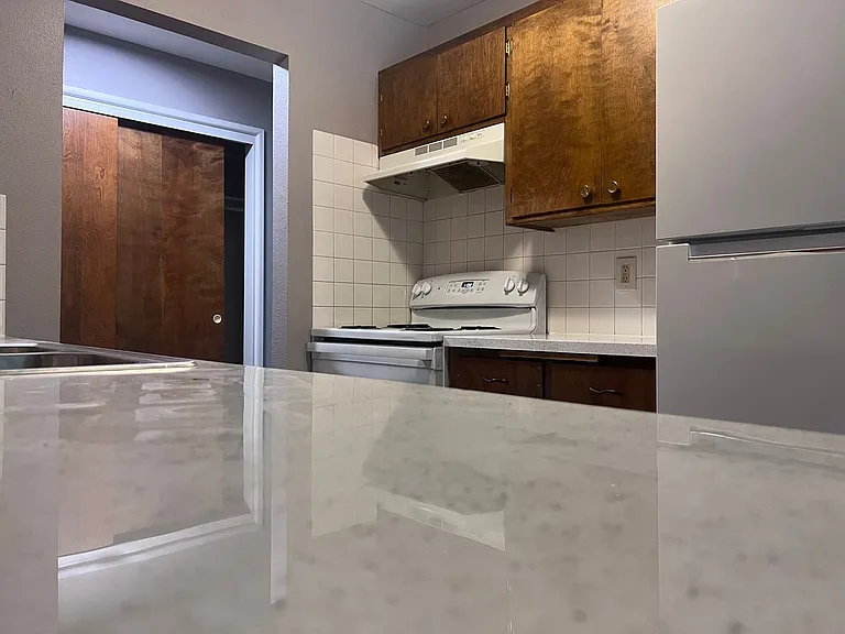 719 E Cavour Ave — Photo 2