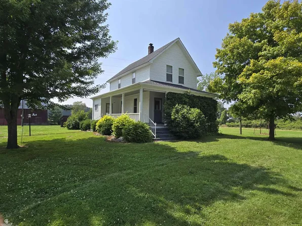 4745 Sheridan Rd, Emmett, MI 48022