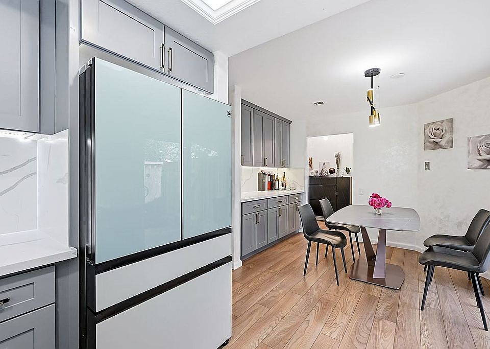 1st image of 2402 Heathrow Ln