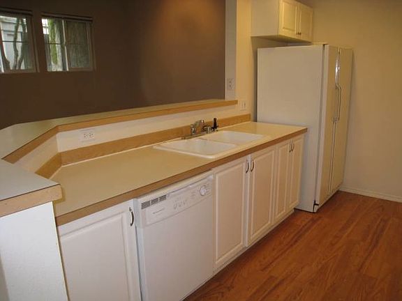 3rd image of 2032 Newport Way NW