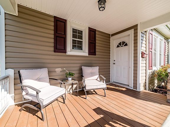 2nd image of 422 Stafford St Lot 11-14